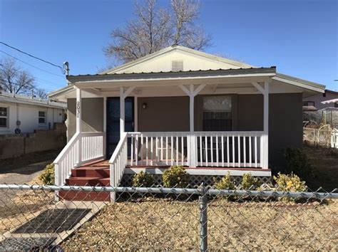 It contains 3 bedrooms and 2 bathrooms. . Rentals in silver city nm